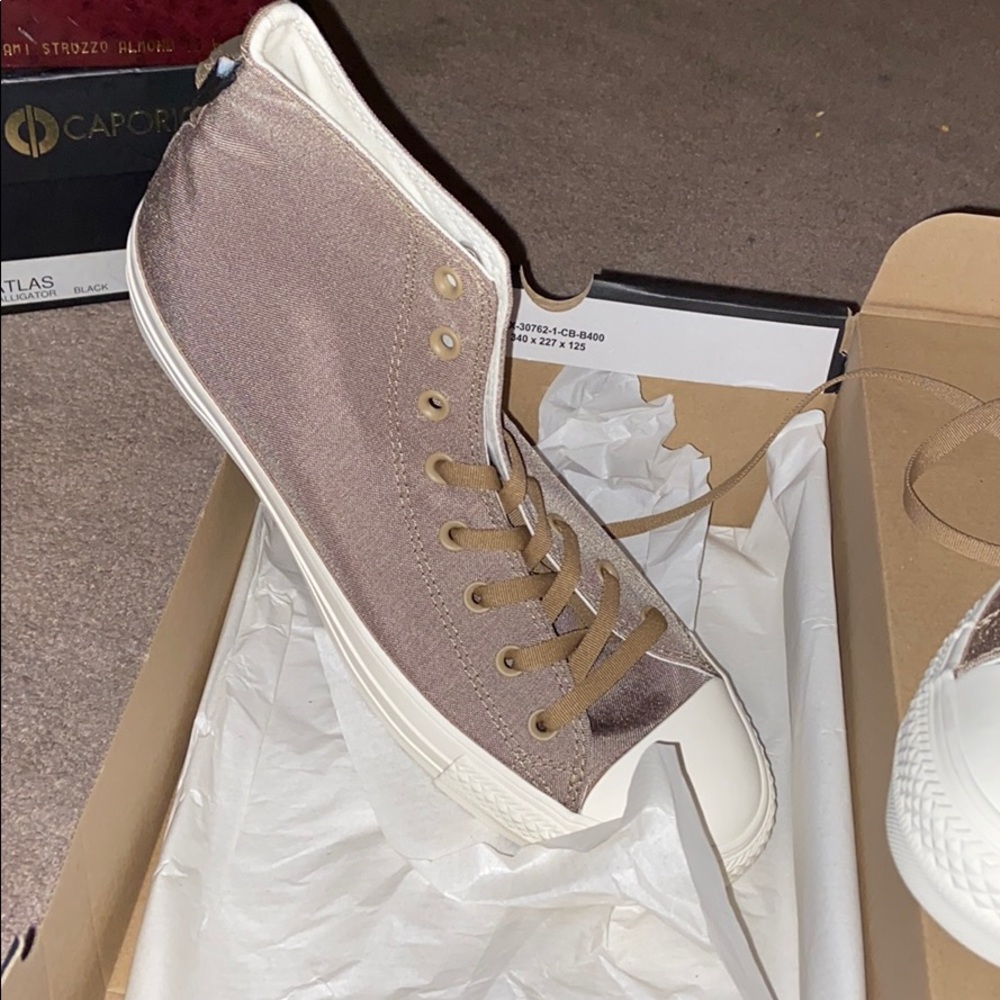 🆕 CONVERSE SHOES 👟 HIGH TOP 🔝 LIGHT BROWN
